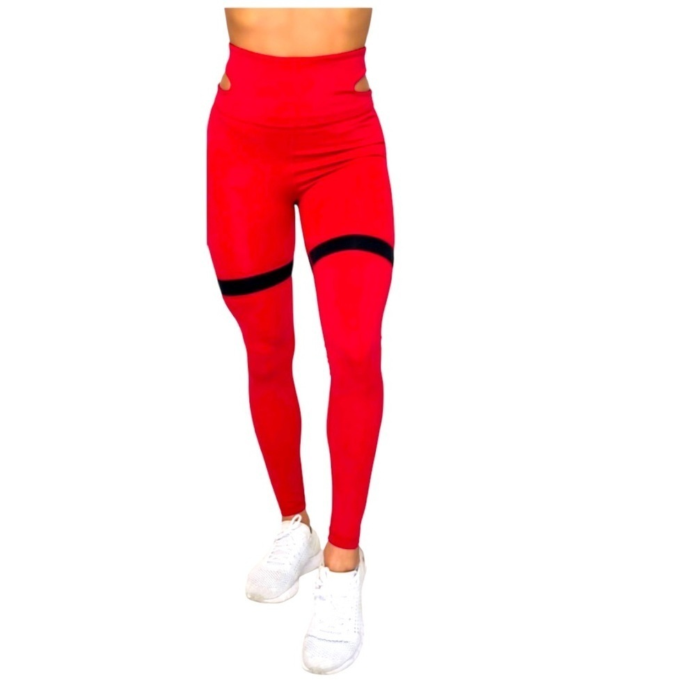 Prumatt waist Cutout Flirty Premium Leggings Jester Red trimmed in black Large
C